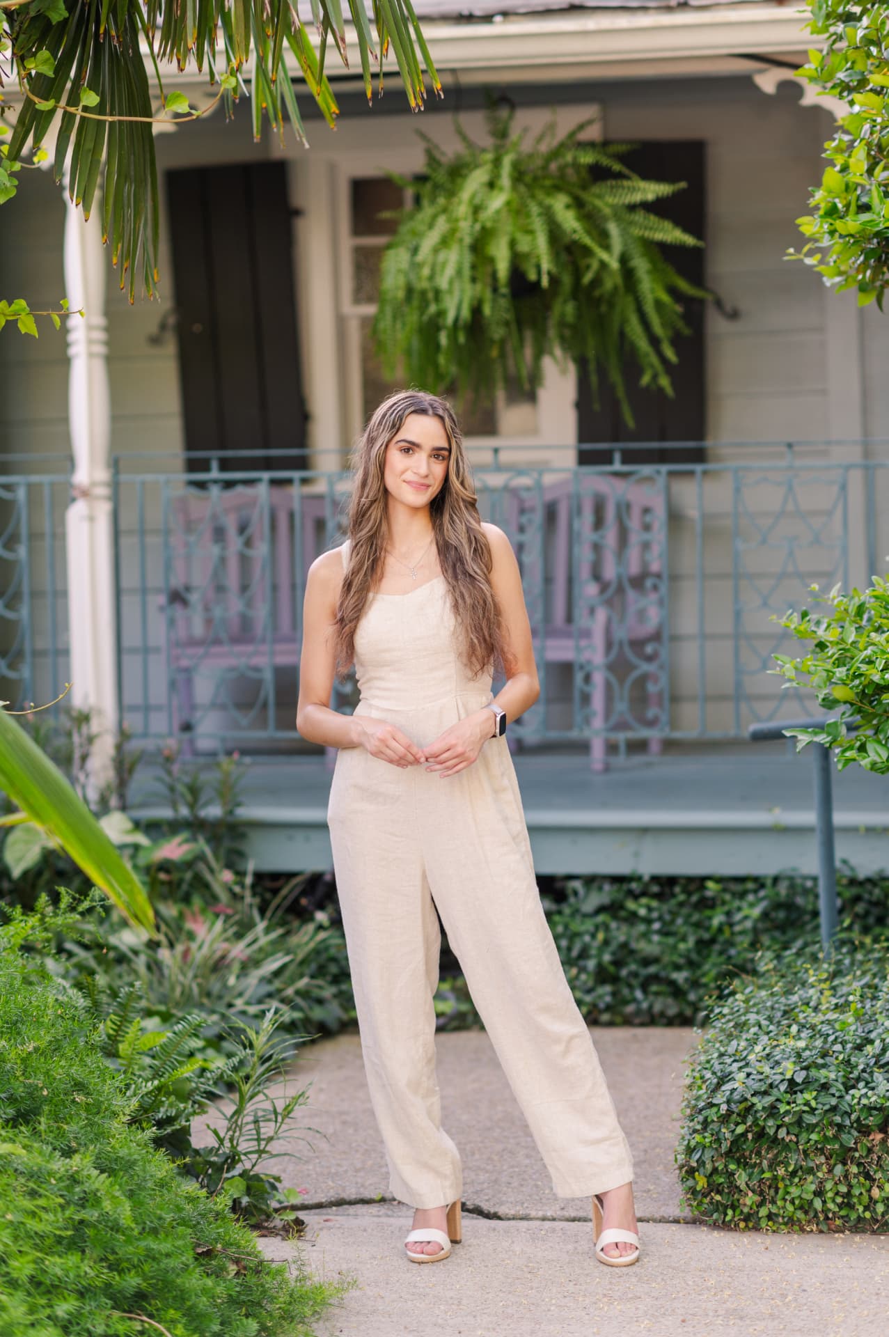 Melvin's Restaurant senior session sample 3
