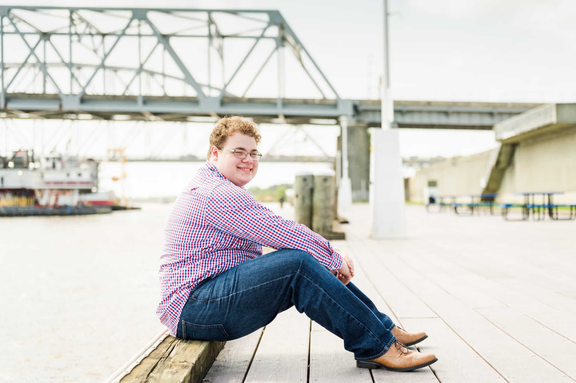 Downtown Morgan City senior session sample 2