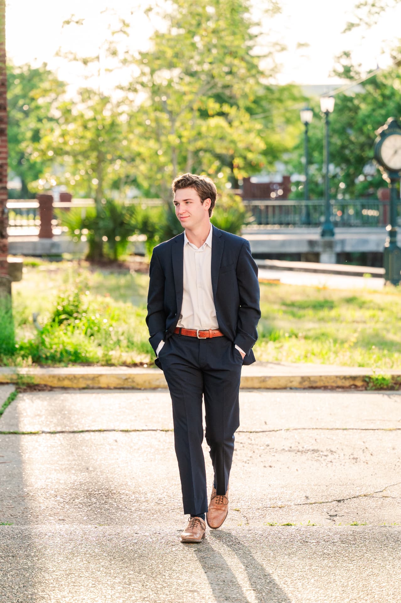 Downtown Houma senior session sample 5